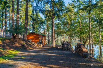 21945 Beachside Drive SE, Yelm, WA 98597-8920