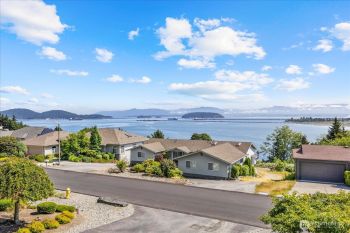 4216 Mitchell Drive , Anacortes, WA 98221