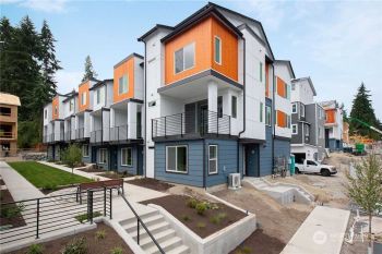14513 1st Avenue NE #D, Shoreline, WA 98133