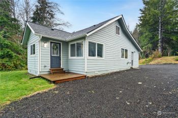 446 Ocean Beach Road , Hoquiam, WA 98550