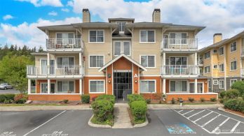 564 225th Lane NE #A-105, Sammamish, WA 98074
