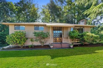 1016 Union Avenue , Steilacoom, WA 98388