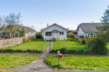 615 E Eleventh Street , Port Angeles, WA 98362