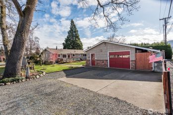 433 N Knapman Avenue , Sequim, WA 98382