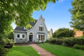 2611 Broadway E, Seattle, WA 98102-3906