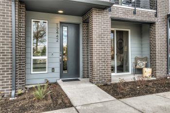 1068 124th Court NE #F5, Bellevue, WA 98005