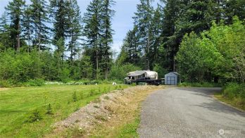 36512 80th Avenue E, Eatonville, WA 98328