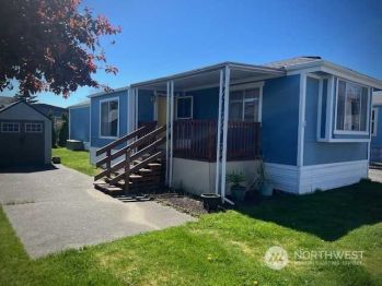 225 NE Ernst Street #109, Oak Harbor, WA 98277