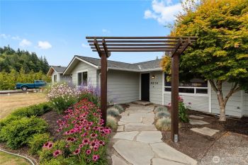 4014 Commercial Avenue , Anacortes, WA 98221-3921