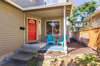 3135 34th Avenue S, Seattle, WA 98144-6127