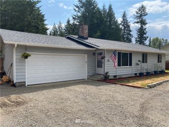 110 Tahuyeh Drive NW, Bremerton, WA 98312