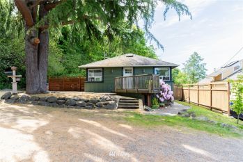 2201 SW Genesee Street , Seattle, WA 98106