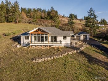 1863 Doe Run Road , Sequim, WA 98382