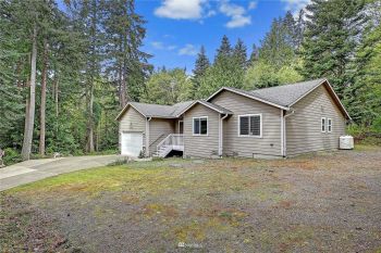 355 E Deer Run Road , Camano Island, WA 98282