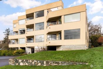 861 SE Regatta Drive #101, Oak Harbor, WA 98277