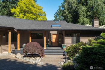7979 NE Leslie Lane , Bainbridge Island, WA 98110