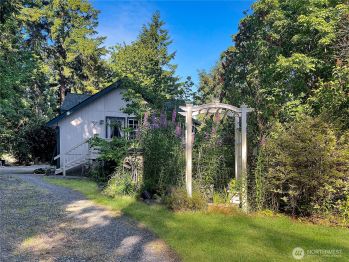 890 W Wynwood Drive , Shelton, WA 98584