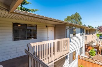 325 NE Kettle Street #208, Oak Harbor, WA 98277