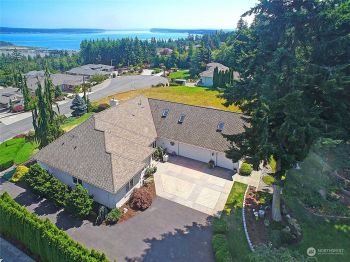 192 Glacier Peak Drive , Camano Island, WA 98282