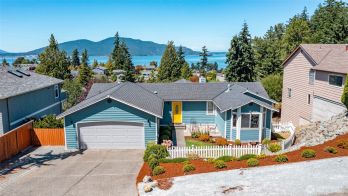 3410 W 7th Place , Anacortes, WA 98221