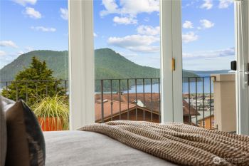 4807 Glasgow Way , Anacortes, WA 98221