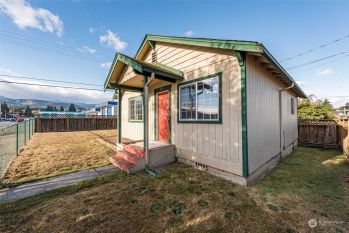 216 N Francis Street , Port Angeles, WA 98362