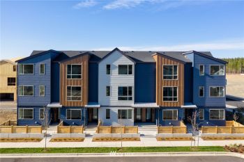 32700 Hemlock Avenue SE, Black Diamond, WA 98010