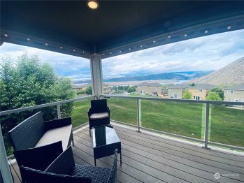 9226 Red Cliff Drive NW #B62, Quincy, WA 98848