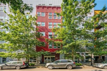 827 Hiawatha Place S #410, Seattle, WA 98144
