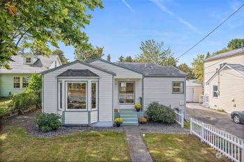 1527 E High Avenue , Bremerton, WA 98337