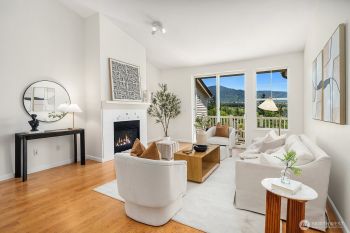 23420 SE Black Nugget Road #E-302, Issaquah, WA 98029