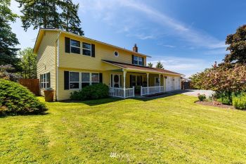 2122 Colonial Way , Oak Harbor, WA 98277