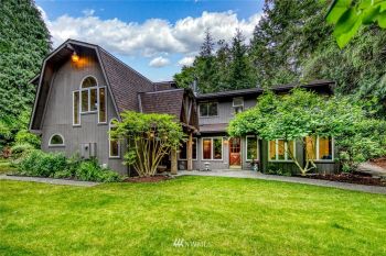 7254 NE New Brooklyn Road , Bainbridge Island, WA 98110