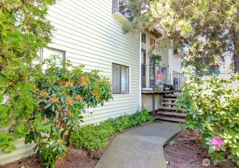 15625 42nd Avenue S #8A, Tukwila, WA 98188
