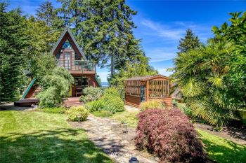 7575 Madrona Drive NE, Bainbridge Island, WA 98110