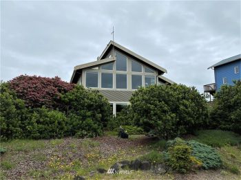 505 Butterclam Street SW, Ocean Shores, WA 98569