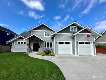 221 Tarragon Avenue , Camano Island, WA 98282