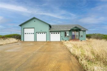 1076 Ocean Shores Boulevard SW, Ocean Shores, WA 98569