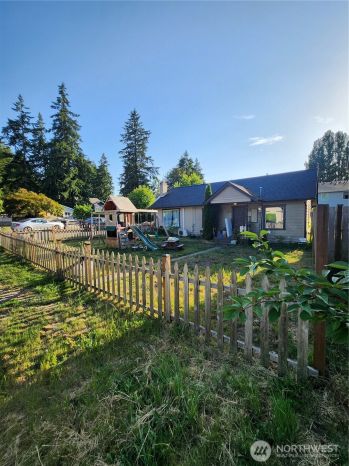 1209 East Street SE, Lacey, WA 98503
