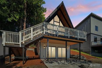 1827 Lake Drive , Camano Island, WA 98282-7607