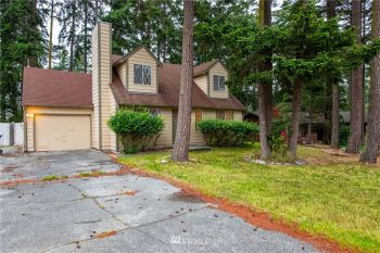 250 NW 7th Court , Oak Harbor, WA 98277