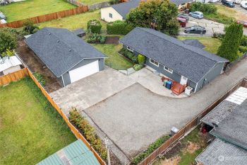 526 1st Place , Pacific, WA 98047