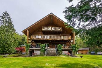 1947 Beverly Beach Road , Freeland, WA 98249
