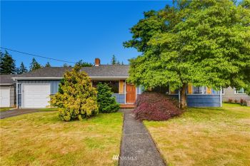 15738 Palatine Avenue N, Shoreline, WA 98133