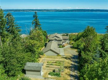 21460 President Point Road NE, Kingston, WA 98346