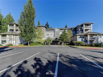 4535 Providence Point Place SE #304, Issaquah, WA 98029