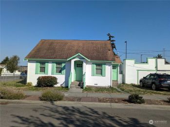 238 N 2nd Avenue , Sequim, WA 98382
