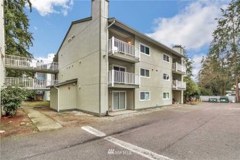 5822 200th Street SW #D, Lynnwood, WA 98036