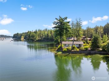 3143 E North Island Drive , Shelton, WA 98584