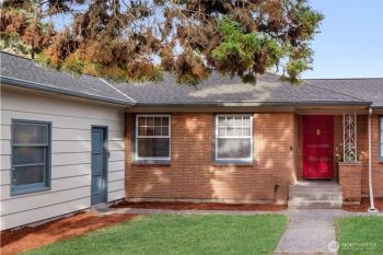 11026 Sand Point Way NE, Seattle, WA 98115